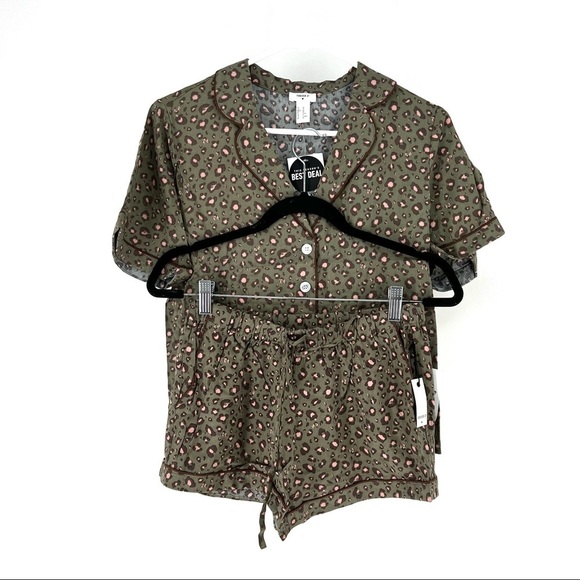 Forever 21 Women's 2 Piece Leopard Shirt & Shorts Pajama Set - various sizes - Picture 2 of 8